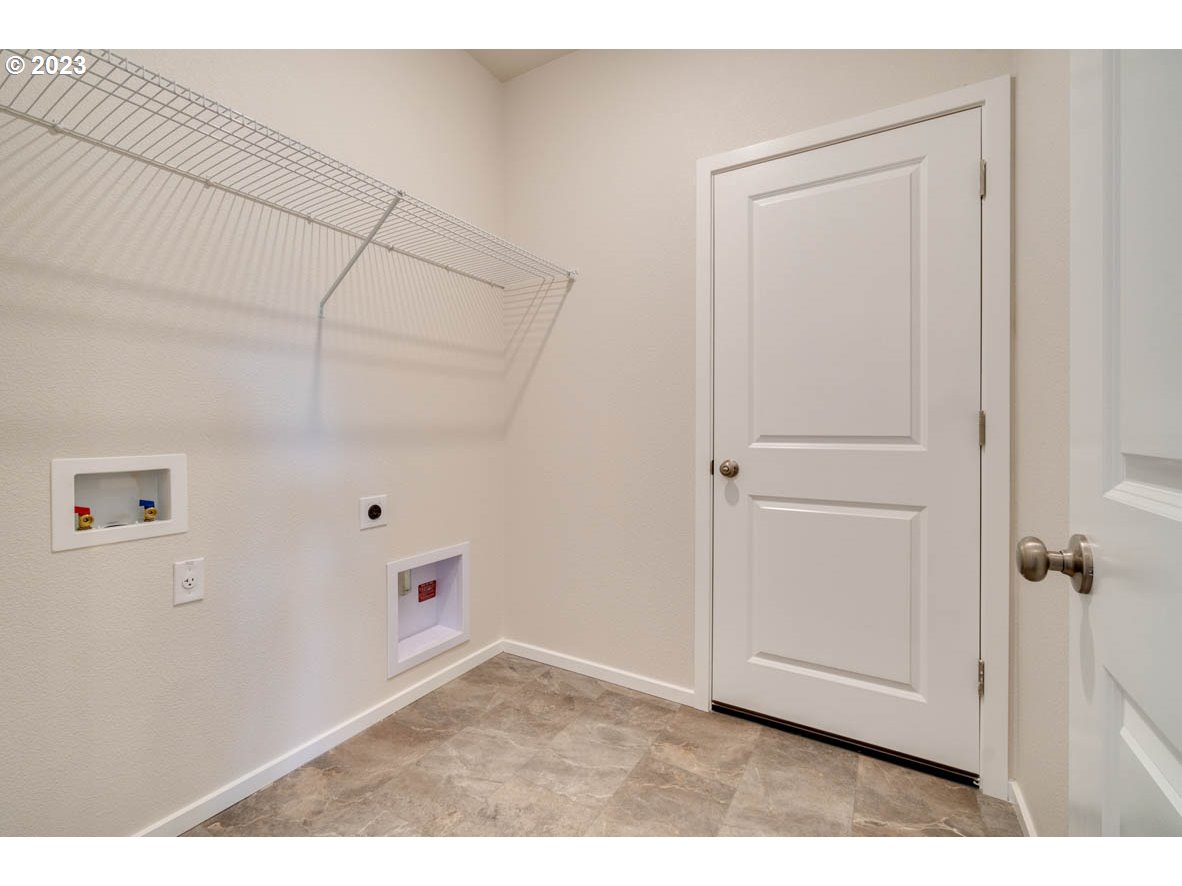 3492 Southeast Olvera Avenue Gresham, OR 97080 - Photo 21 of 23 a view of an empty room