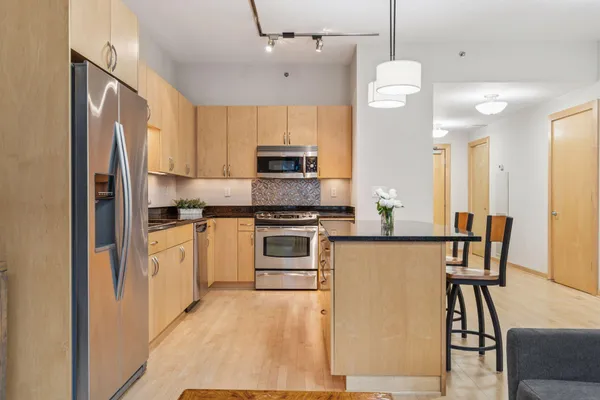 $419,900 | 215 10th Avenue South, Unit 533, Minneapolis, MN 55415
