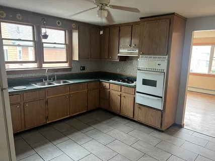$2,600 | 35 Pearl Avenue, Unit 2, Winthrop, MA 02152