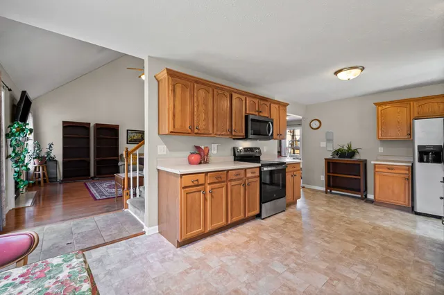 $2,100 | 674 Superior Lane, Clarksville, TN 37043