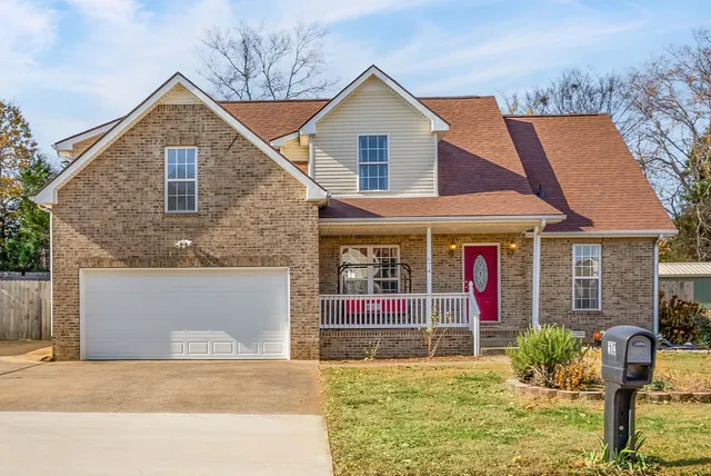 $2,100 | 674 Superior Lane, Clarksville, TN 37043