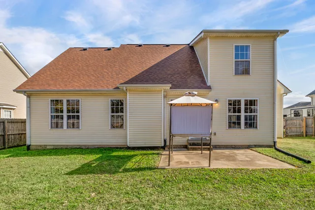 $2,100 | 674 Superior Lane, Clarksville, TN 37043