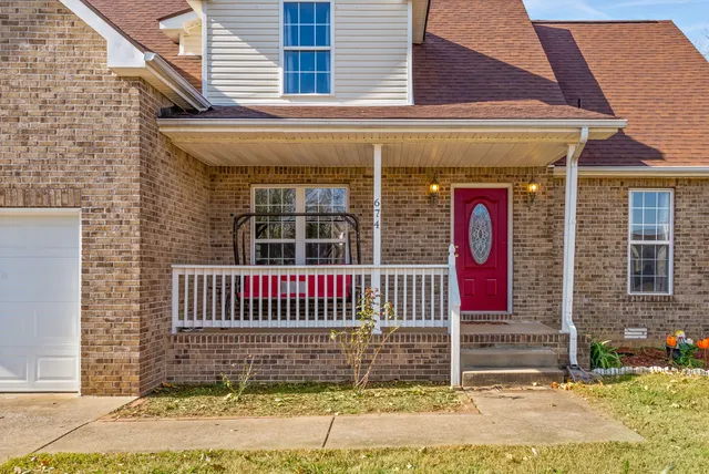 $2,100 | 674 Superior Lane, Clarksville, TN 37043