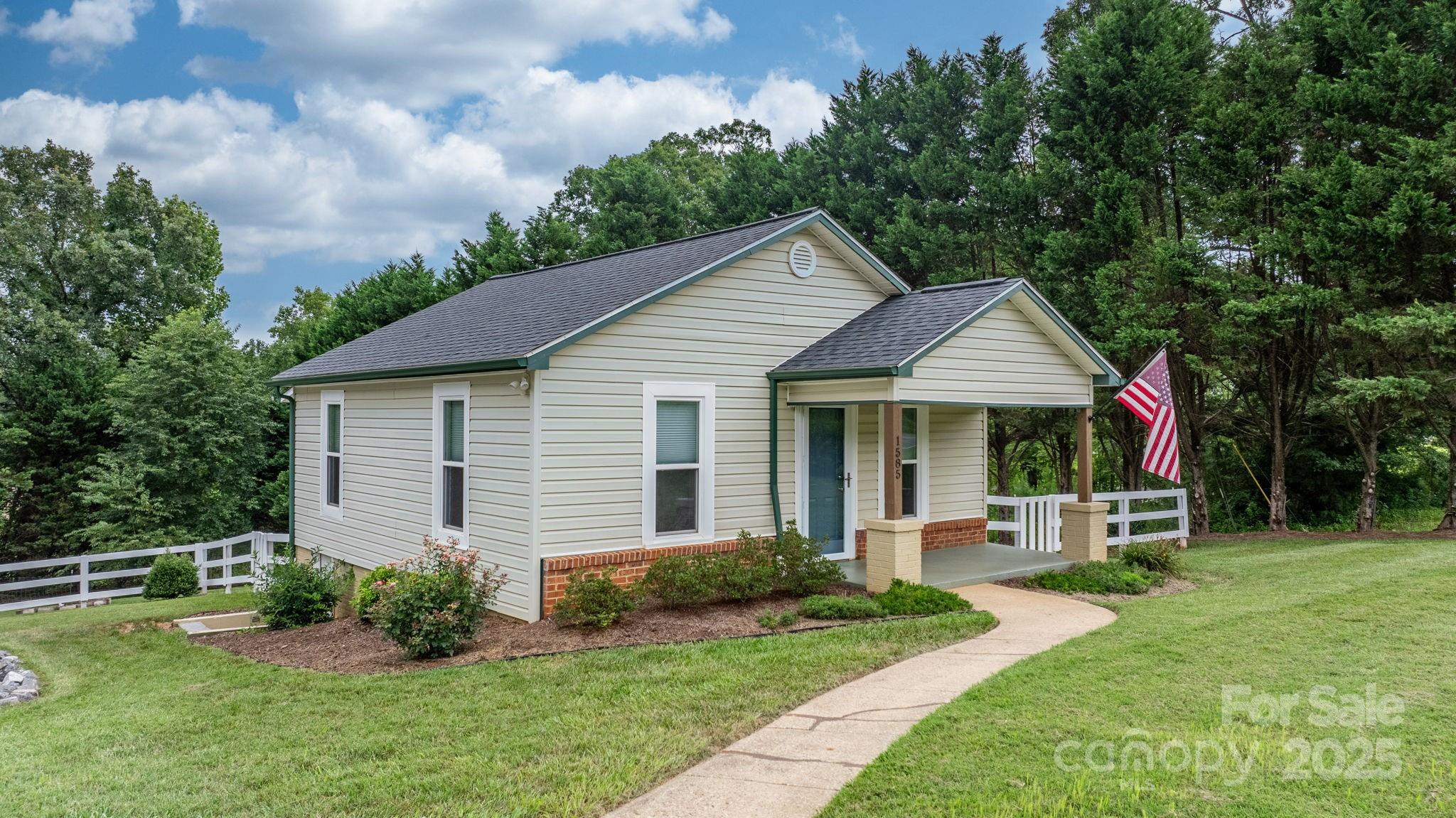 1585 Amherst Road Morganton, NC 28655 - Photo 1 of 38 Gallery Image 1