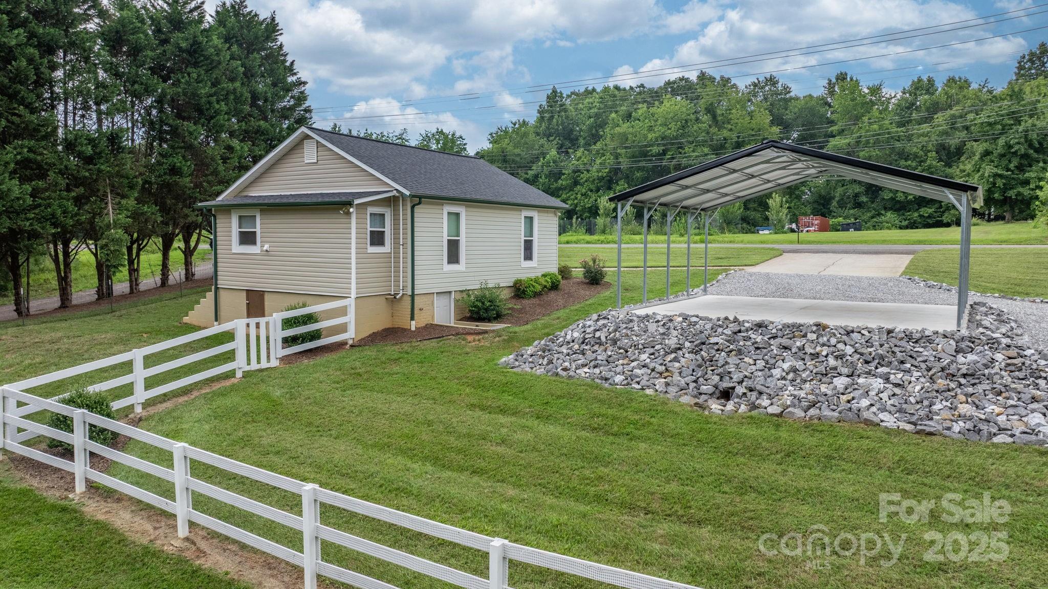 1585 Amherst Road Morganton, NC 28655 - Photo 22 of 38 Gallery Image 22