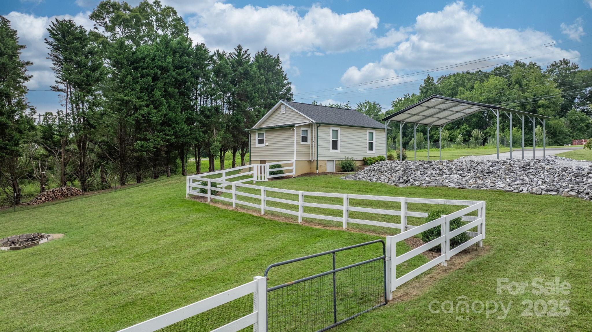 1585 Amherst Road Morganton, NC 28655 - Photo 23 of 38 Gallery Image 23