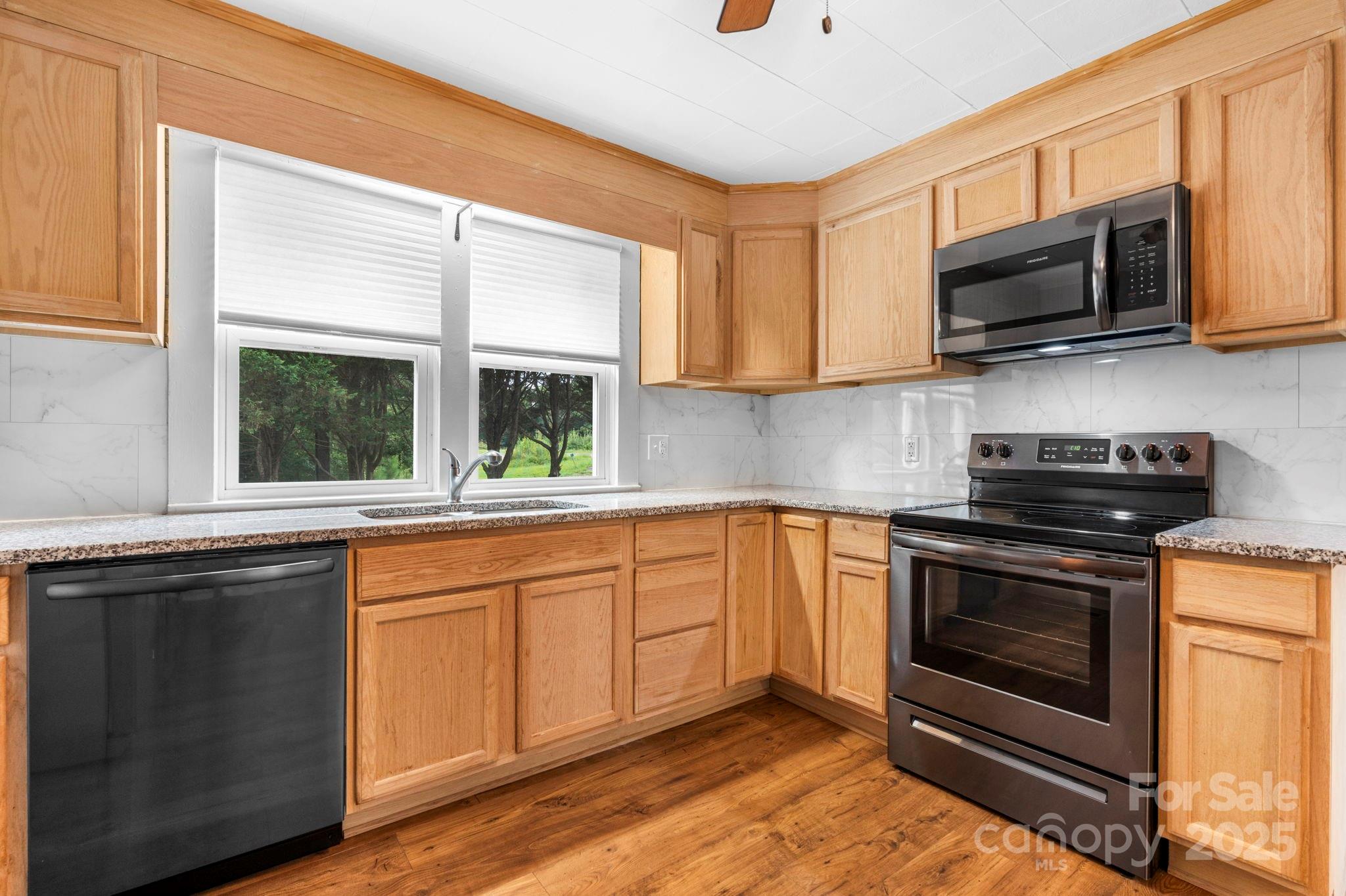 1585 Amherst Road Morganton, NC 28655 - Photo 8 of 38 Gallery Image 8