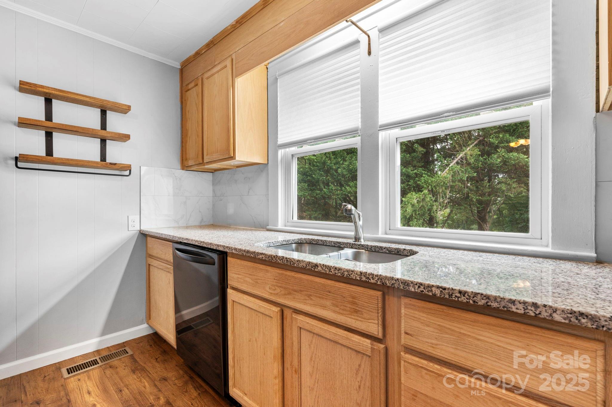 1585 Amherst Road Morganton, NC 28655 - Photo 9 of 38 Gallery Image 9