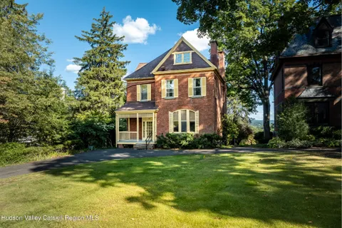 $1,100,000 | 44 West Chestnut Street, Kingston, NY 12401