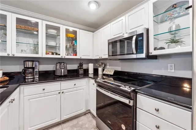 $315,000 | 3475 Oak Valley Road Northeast, Unit 980, Atlanta, GA 30326