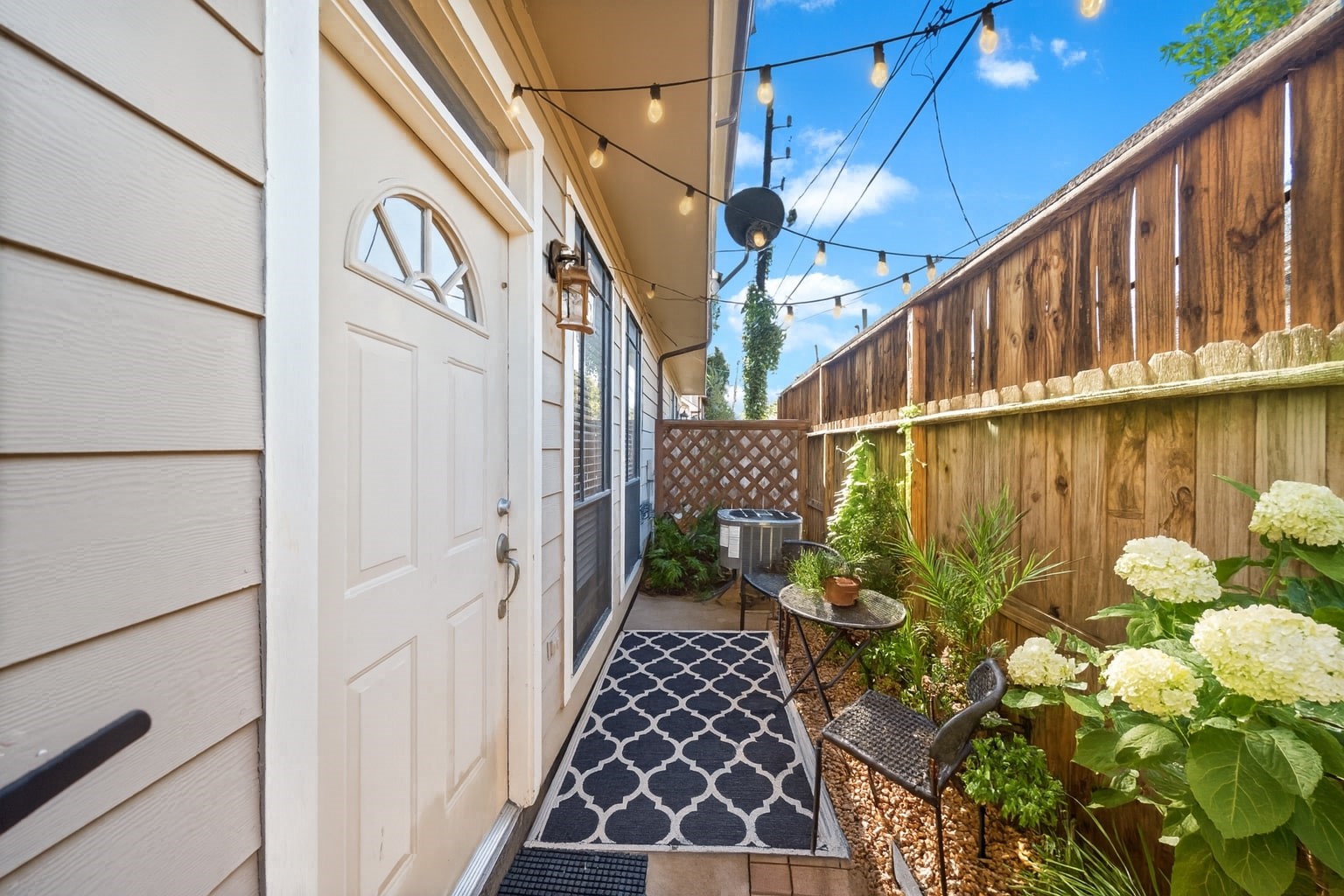 2406 Calumet Street Houston, TX 77004 - Photo 27 of 37 a view of a pathway of a house