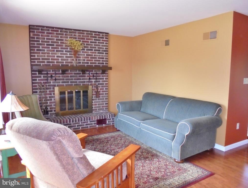 5 Sherri Lane Lititz, PA 17543 - Photo 4 of 31 Gallery Image 4
