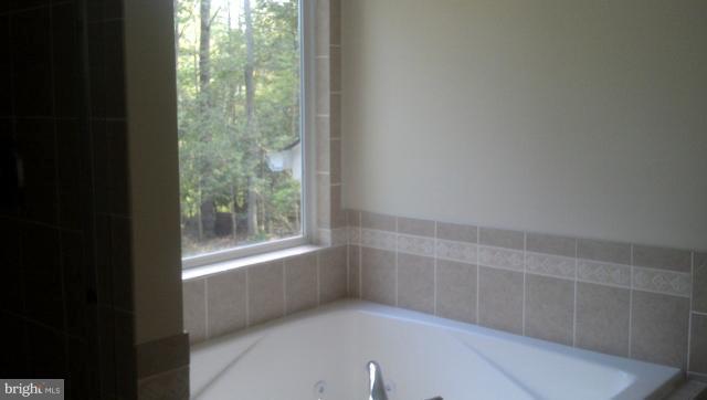 40 Placid Road Colonial Beach, VA 22443 - Photo 16 of 24 Bath (Master)