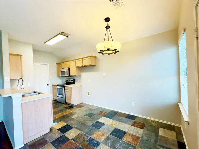 $2,000 | 9013 Winding River Drive, Fort Worth, TX 76118