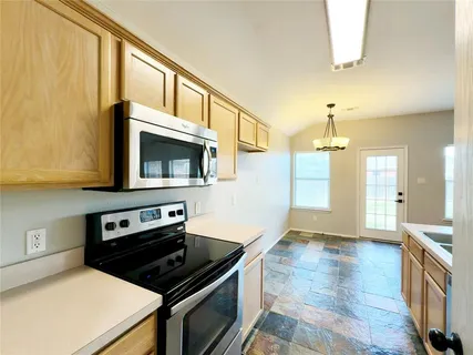 $2,000 | 9013 Winding River Drive, Fort Worth, TX 76118