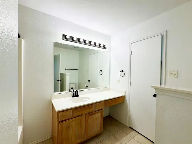 $2,000 | 9013 Winding River Drive, Fort Worth, TX 76118