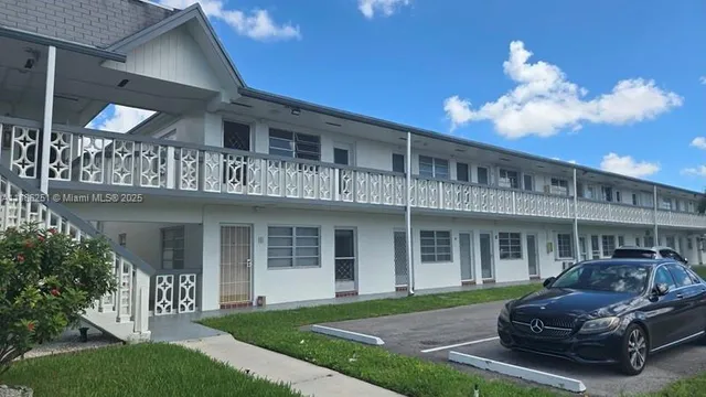 $99,900 | 11 Northeast 204th Street, Unit 25, Miami Gardens, FL 33179
