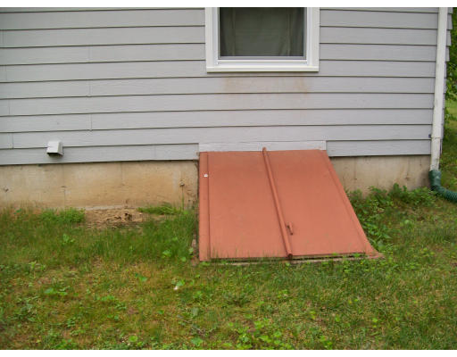78 Butternut Street Springfield, MA 01128 - Photo 5 of 16