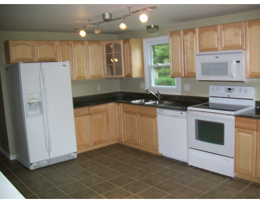 78 Butternut Street Springfield, MA 01128 - Photo 8 of 16