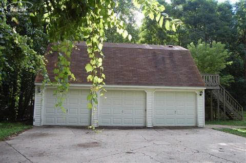 11444 Runyan Lake Road Fenton, MI 48430 - Photo 20 of 23 20195895-19.JPG