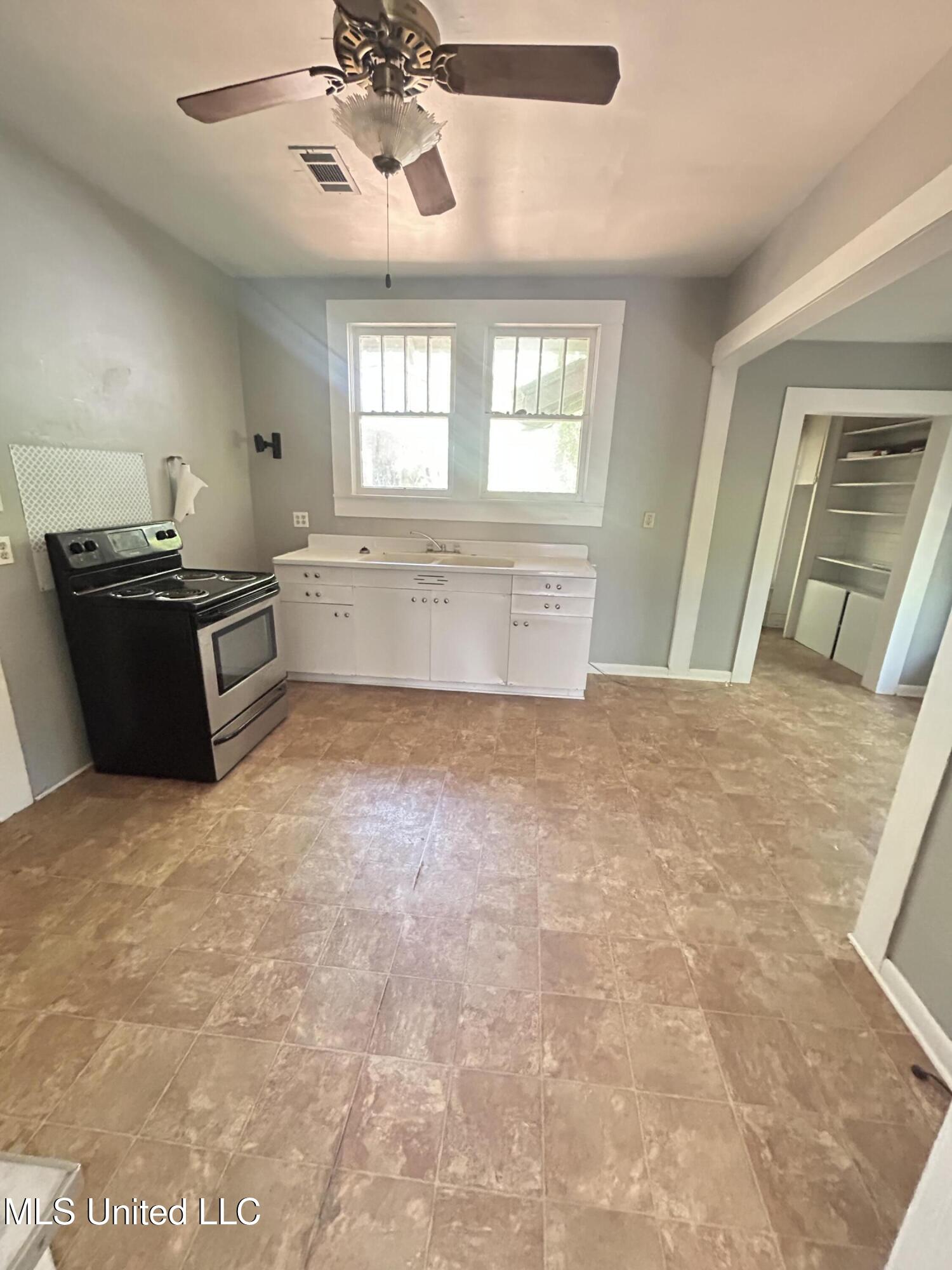 505 South Magnolia St Summit Summit, MS 39666 - Photo 21 of 29 IMG_0722