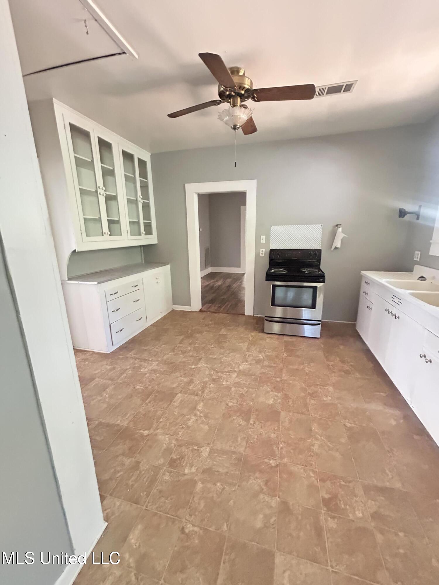 505 South Magnolia St Summit Summit, MS 39666 - Photo 23 of 29 IMG_0726