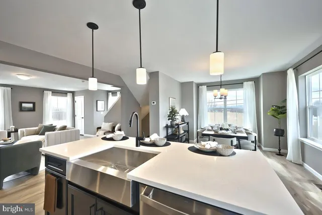 $374,990 | 708 Deerfield Boulevard, Selinsgrove, PA 17870