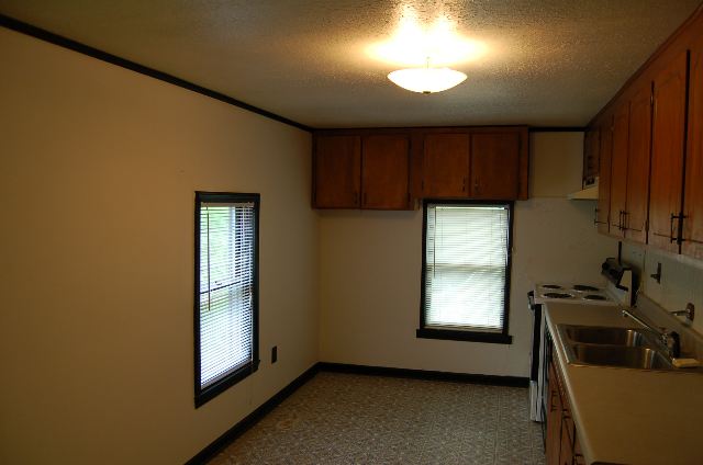 22 McCaughrin Street Pelzer, SC 29669 - Photo 4 of 8