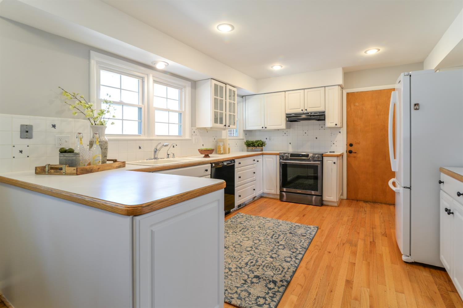 2421 Londonderry Road Ann Arbor, MI 48104 - Photo 4 of 44 Photo 4
