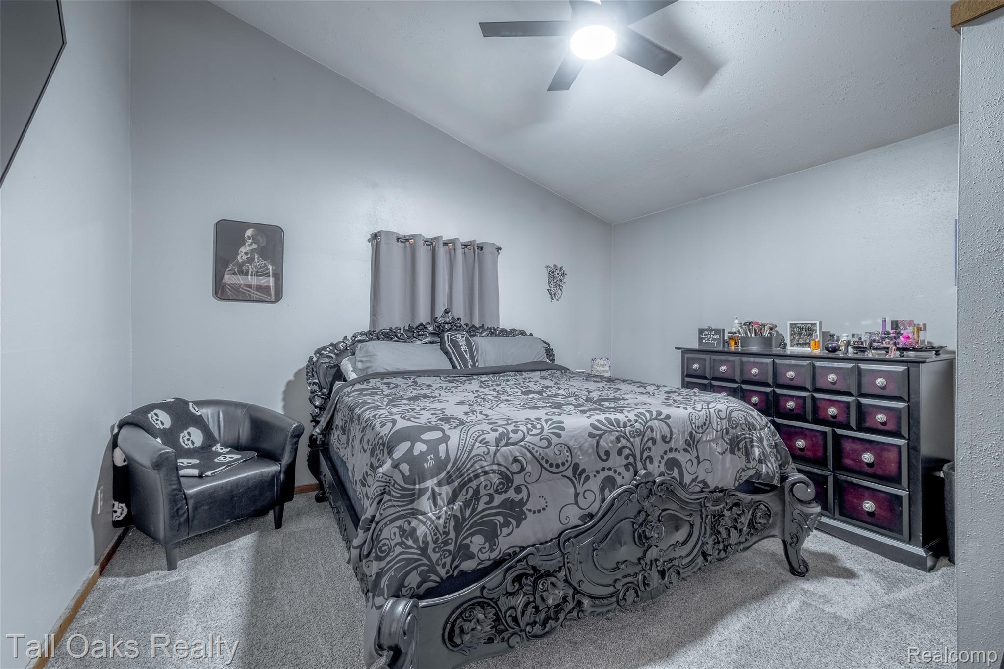 6123 Lapeer Road Burton, MI 48509 - Photo 13 of 21 DSCF6736-HDR.jpg