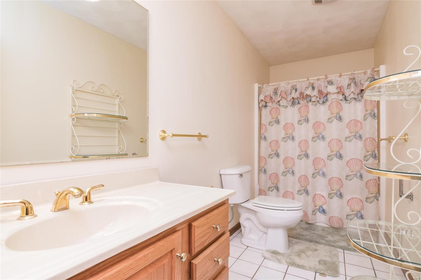 11401 Leuscher Road Alhambra, IL 62001 - Photo 17 of 46