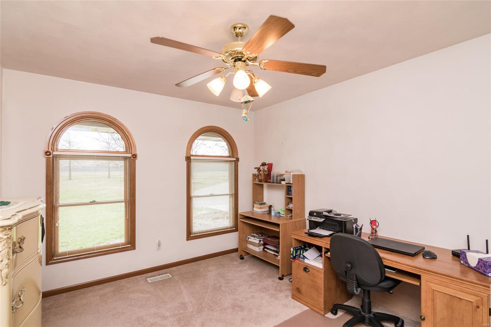 11401 Leuscher Road Alhambra, IL 62001 - Photo 20 of 46