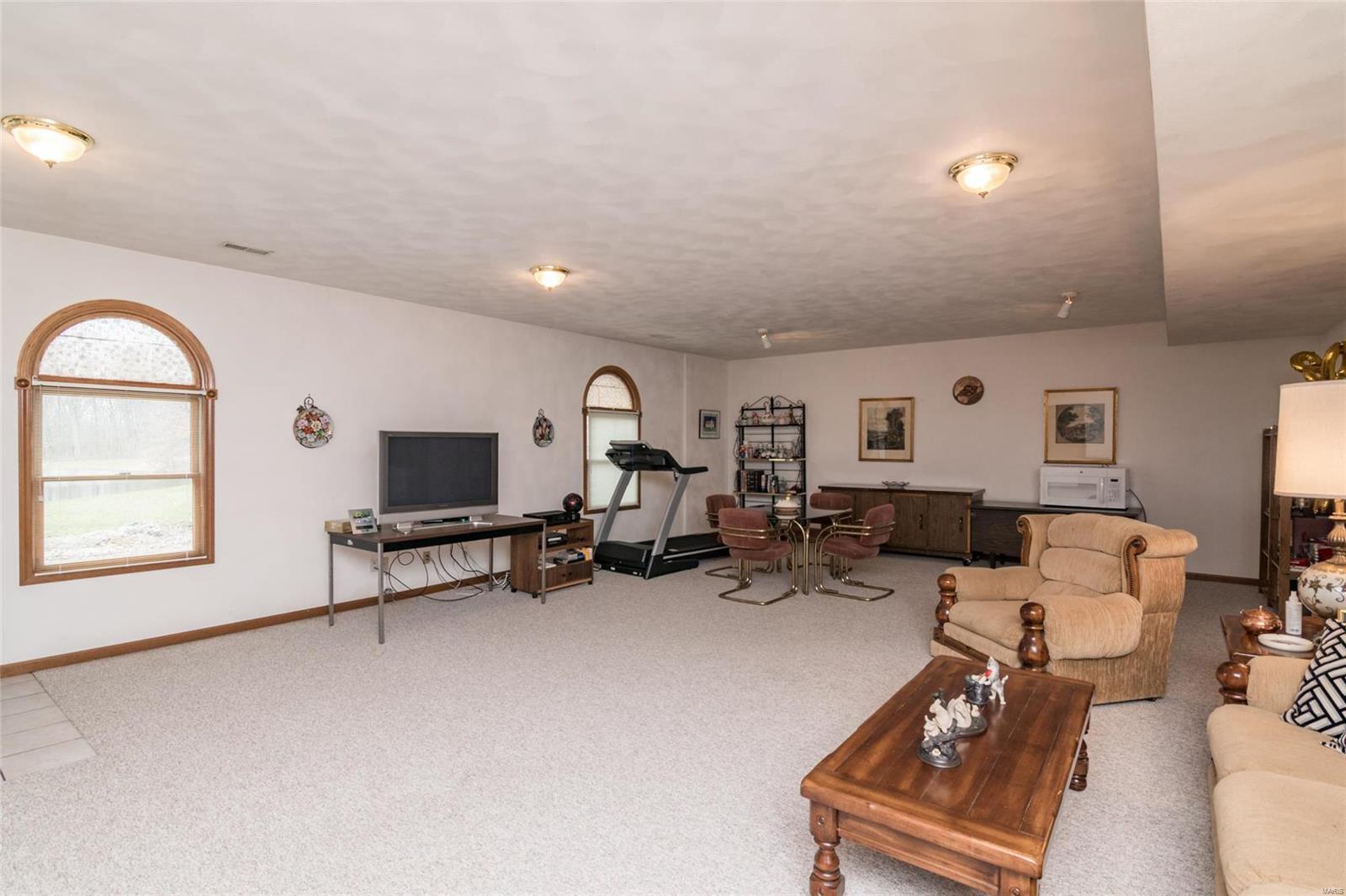11401 Leuscher Road Alhambra, IL 62001 - Photo 22 of 46