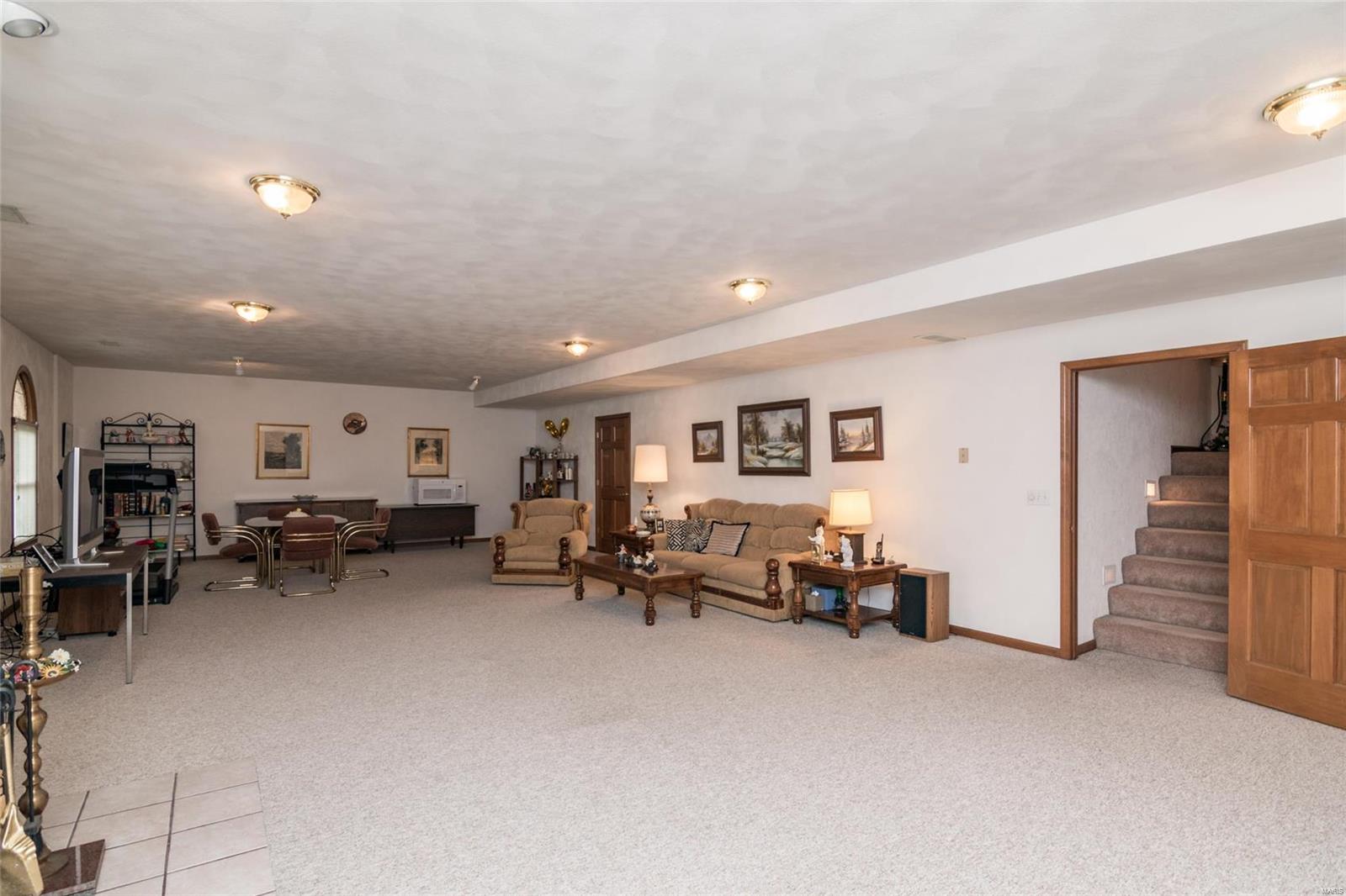 11401 Leuscher Road Alhambra, IL 62001 - Photo 25 of 46