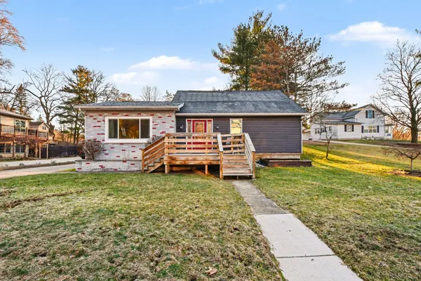 $225,000 | 548 Hall Street, Ionia, MI 48846