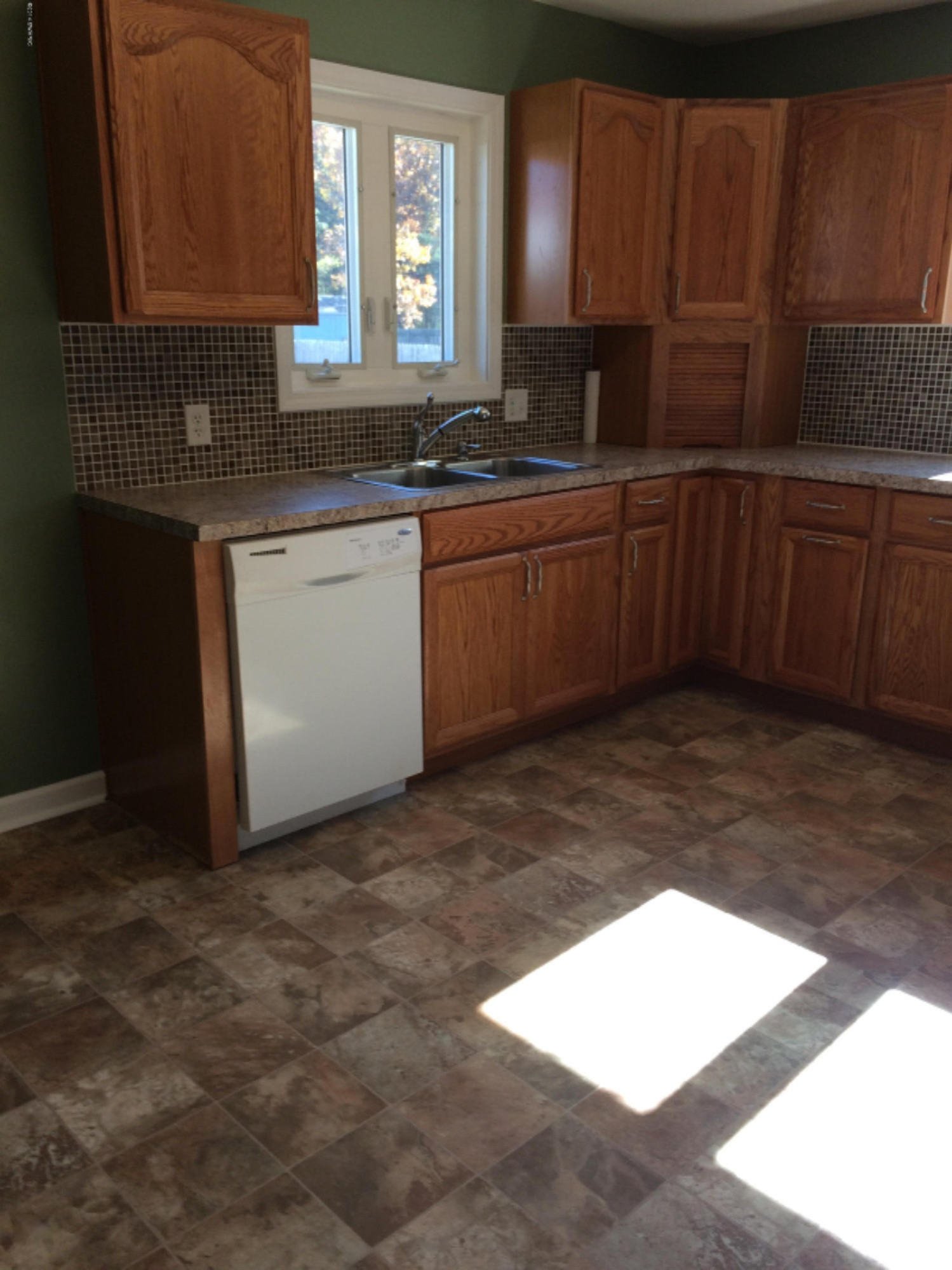 840 Chatterson Road Muskegon, MI 49442 - Photo 3 of 16 IMG_2723