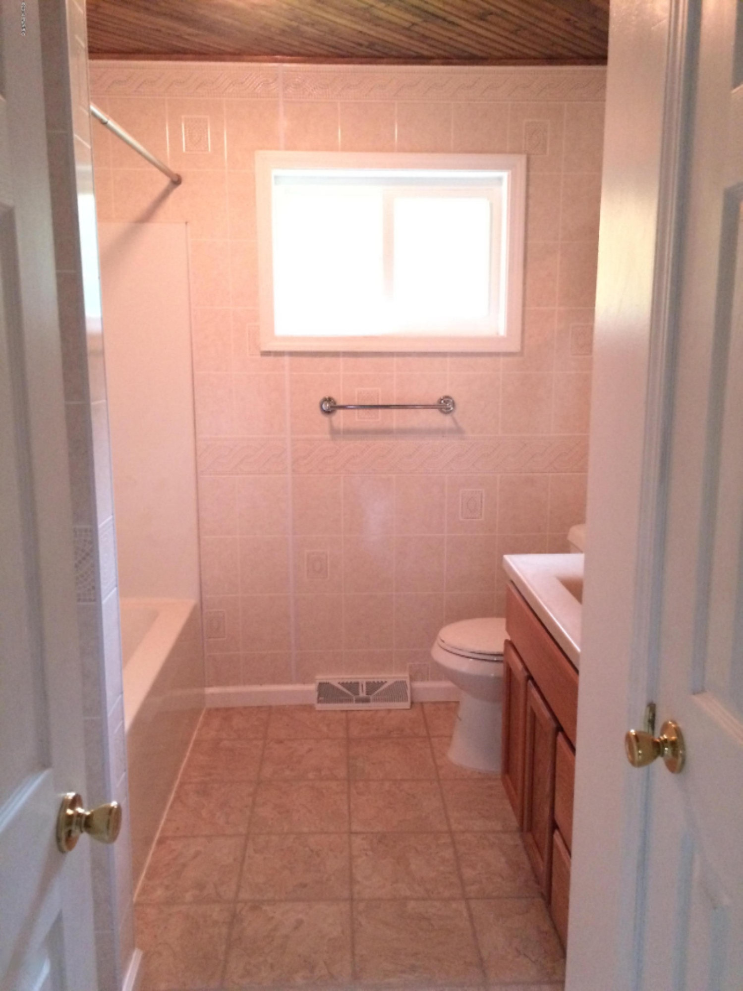 840 Chatterson Road Muskegon, MI 49442 - Photo 7 of 16 IMG_2674