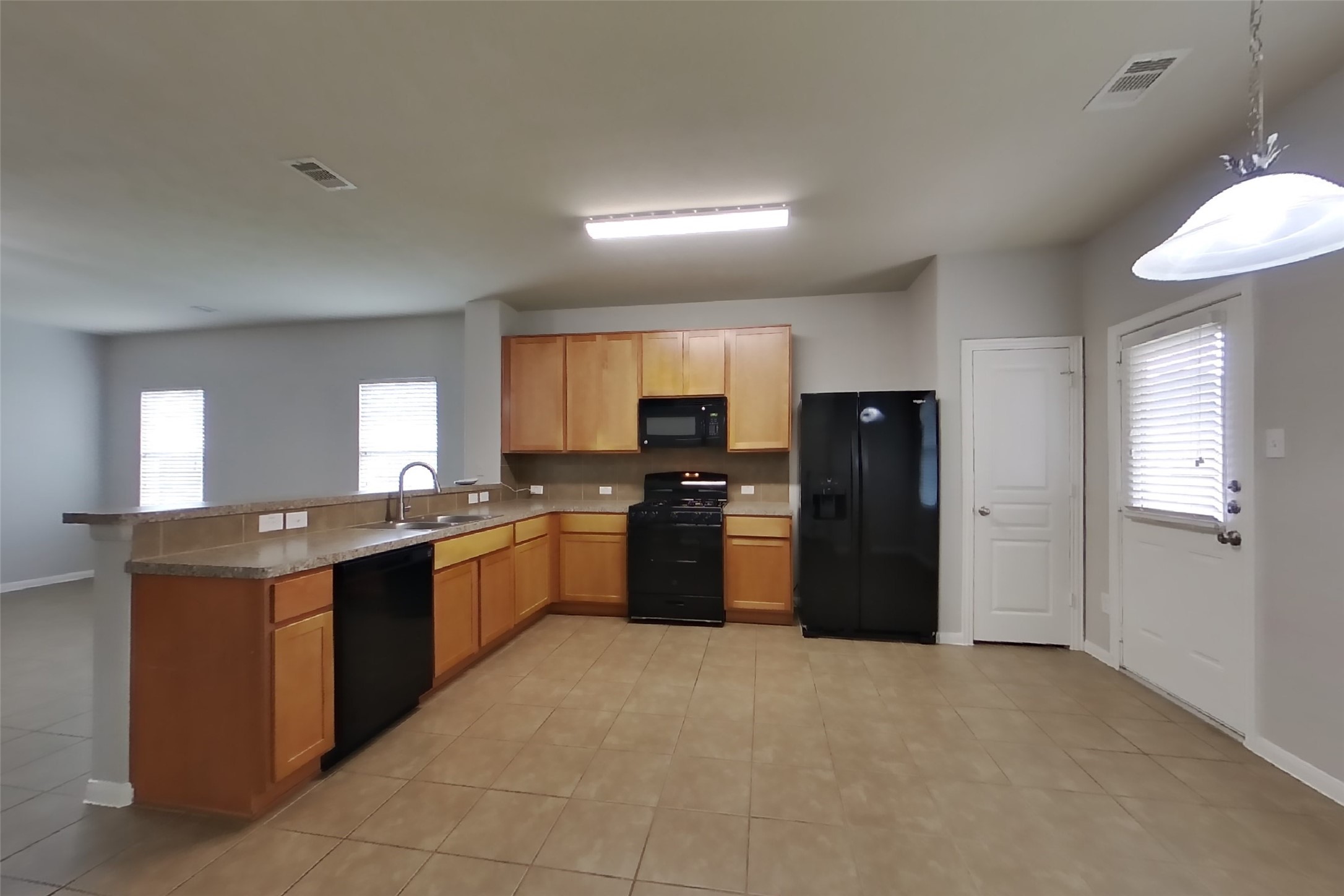 2122 Hackberry Bank Lane Rosenberg, TX 77471 - Photo 4 of 15