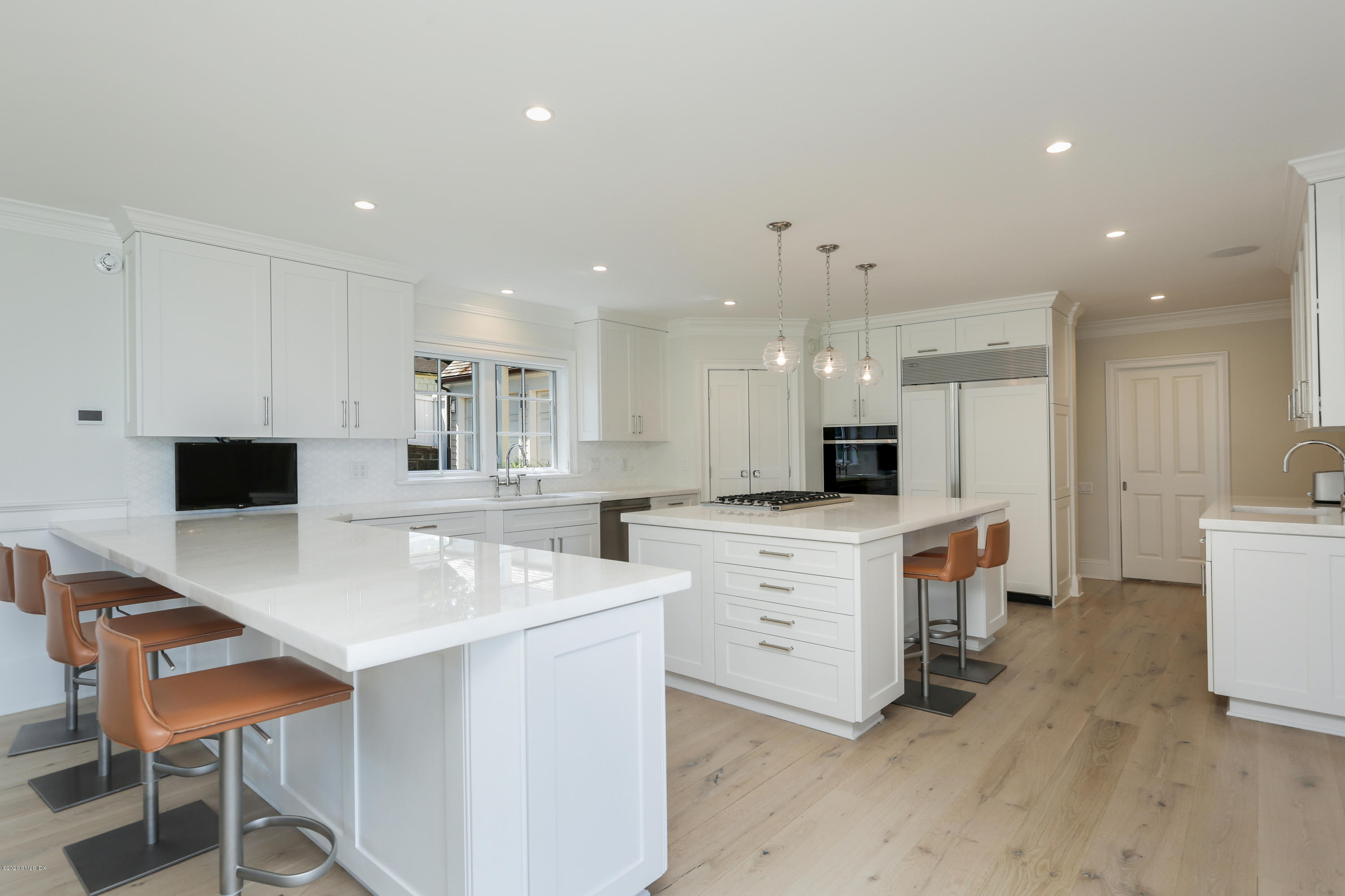 70 Gurley Road Stamford, CT 06902 - Photo 10 of 46 70 Gurley Rd Stamford CT 06902-print-029