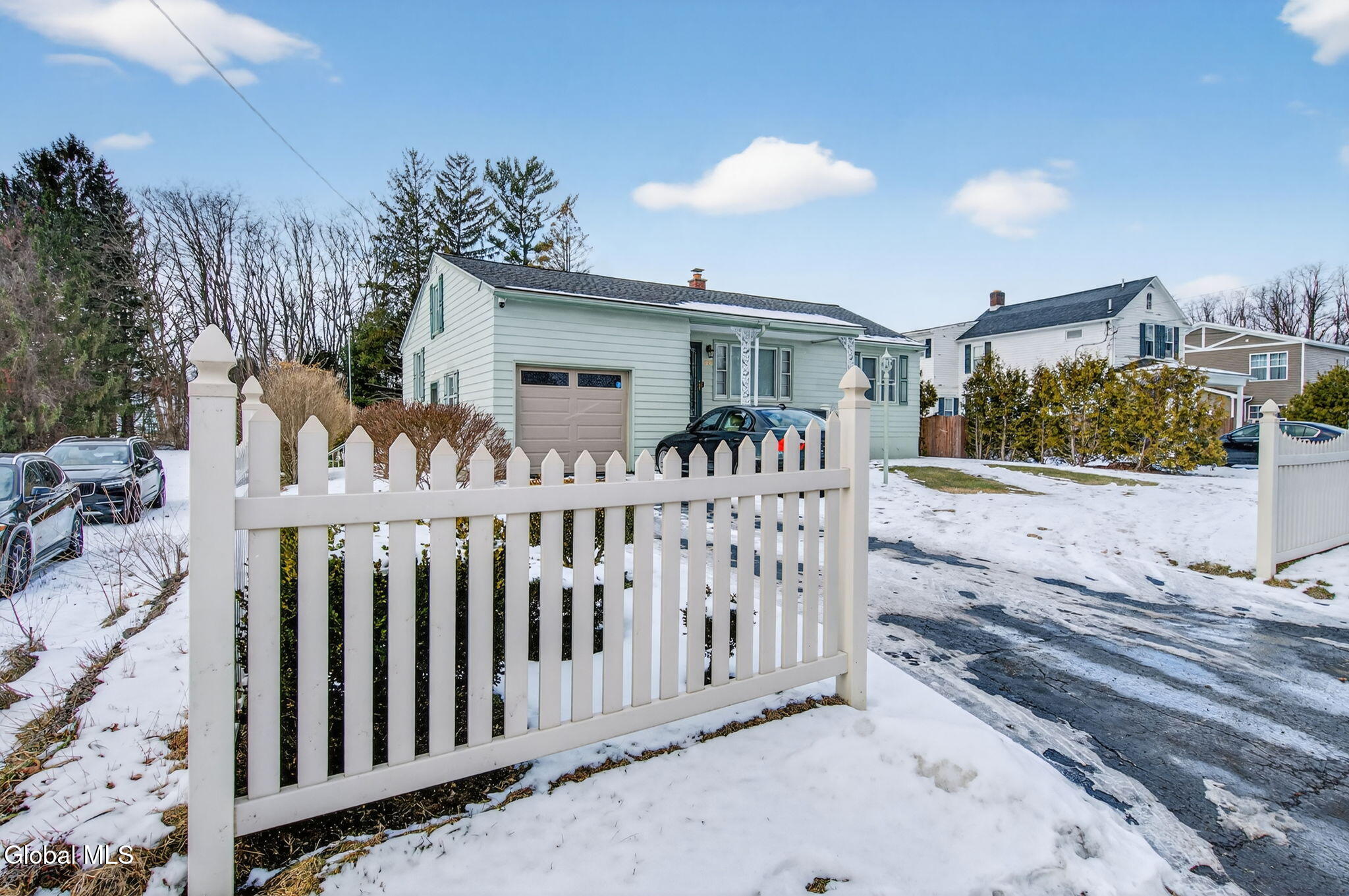 517 Kings Road Schenectady, NY 12304 - Photo 7 of 7 1-web-or-mls-517-kings-rd