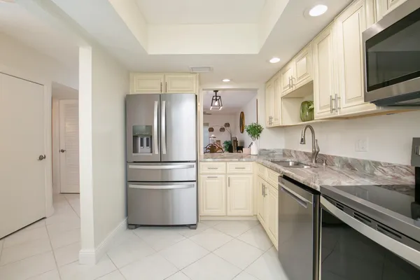 $2,200 | 1225 Carlton Court, Unit 205, Fort Pierce, FL 34949