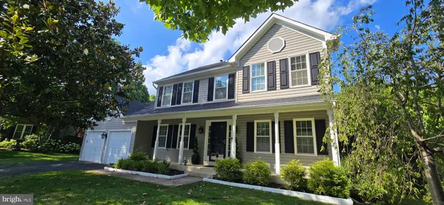 front view of house with a yard