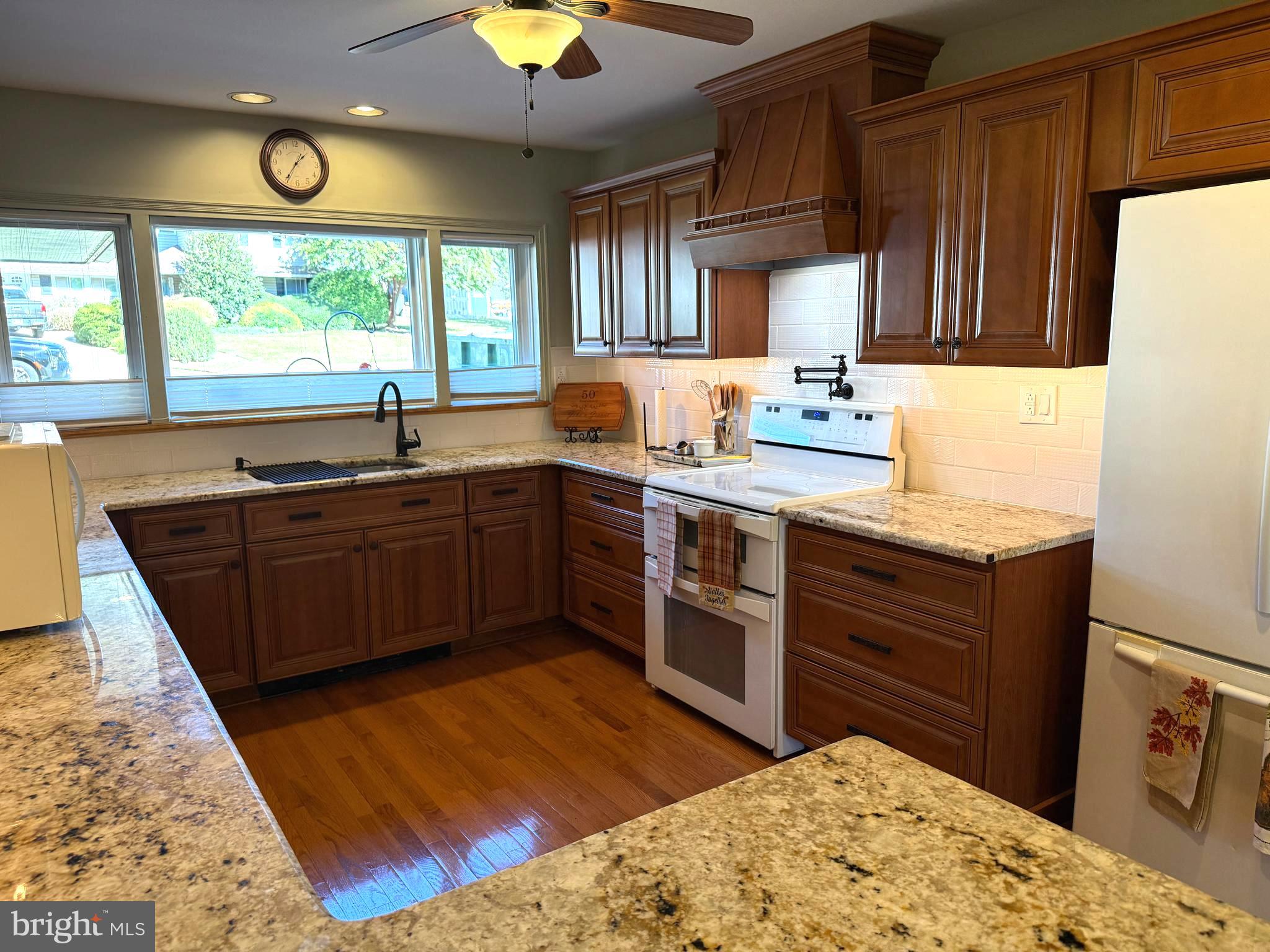 14 Harp Road Levittown, PA 19056 - Photo 6 of 67 Gallery Image 6
