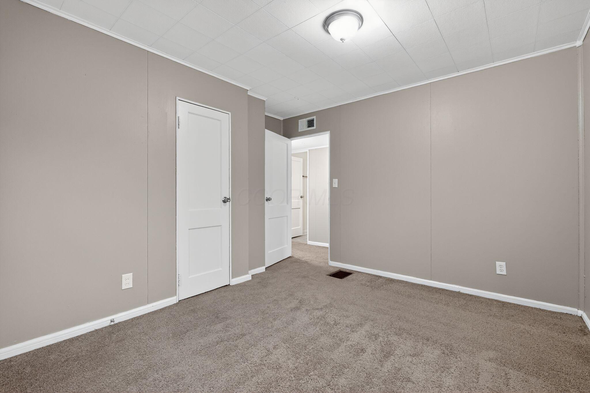 290 South Hampton Road Columbus, OH 43213 - Photo 21 of 32