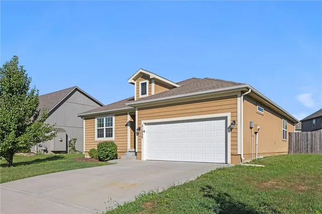 $347,500 | 31956 West 172nd Street, Gardner, KS 66030