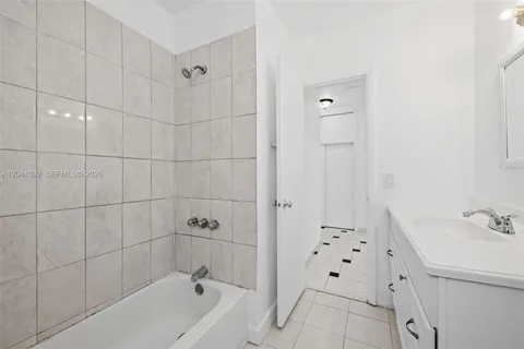 $650,000 | 733 North Rainbow Drive, Hollywood, FL 33021