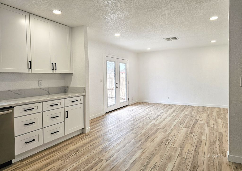 1332 West Willow Avenue Ridgecrest, CA 93555 - Photo 7 of 31