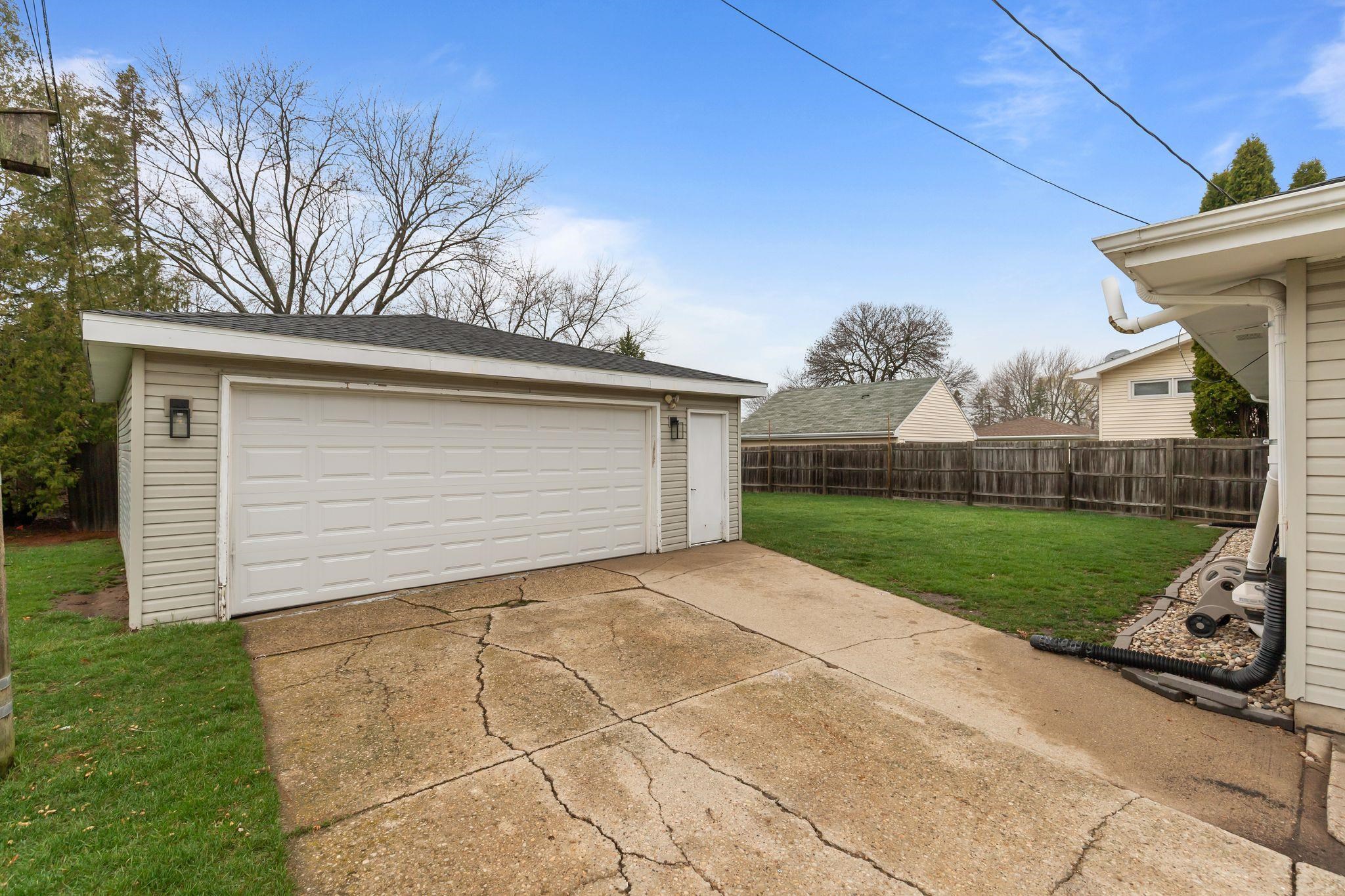 2613 South Fountain Avenue Appleton, WI 54915 - Photo 37 of 48