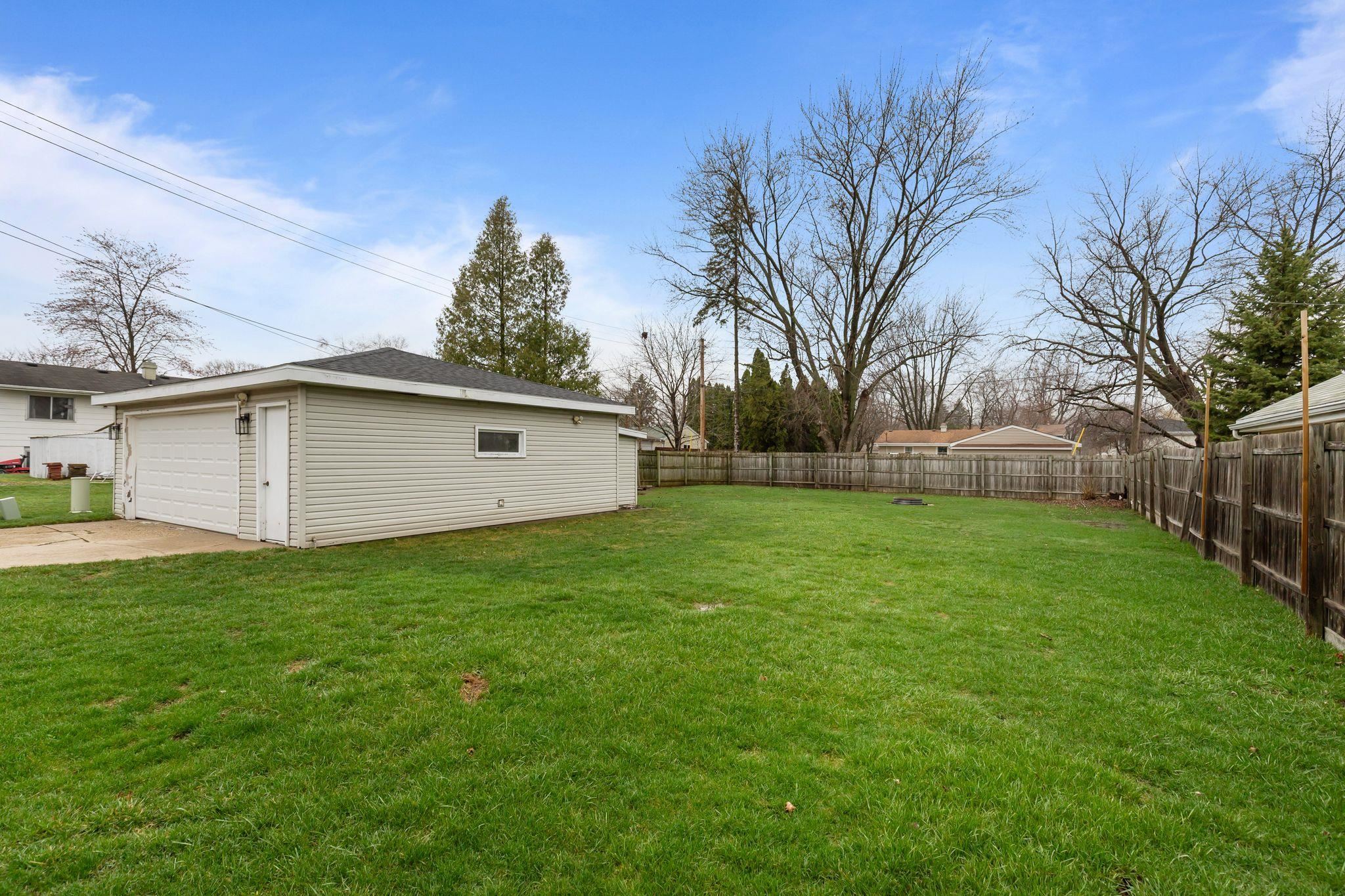 2613 South Fountain Avenue Appleton, WI 54915 - Photo 39 of 48