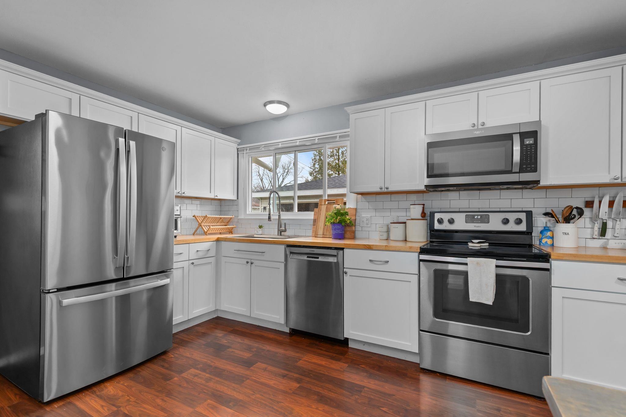 2613 South Fountain Avenue Appleton, WI 54915 - Photo 7 of 48